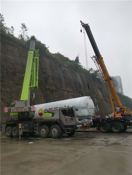 雁塔区“不怕风雨冻”—— 吊车的 “恶劣环境适应” 技术